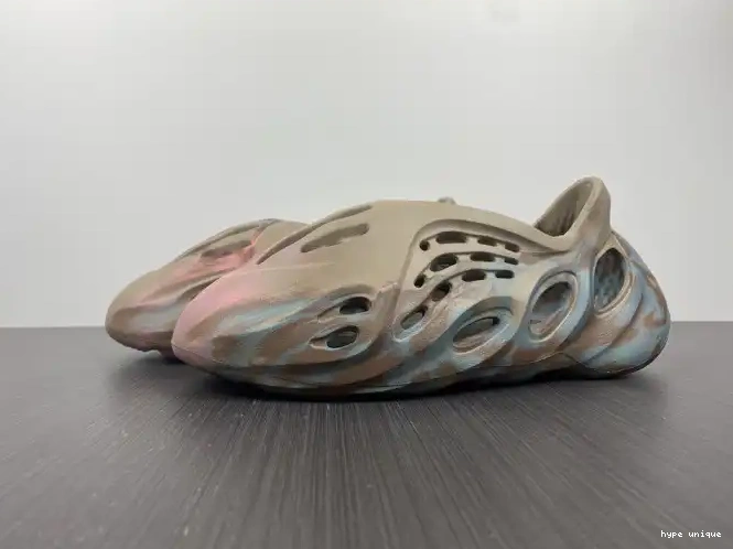 hype GY3969 Yeezy Adidas Runner Foam 0519